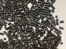 Fuel pellets from lignin, oat husks and buckwheat hulls