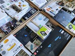 Kastes ar sadzīves precēm