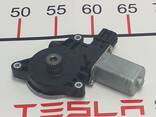 Мотор привода люка левый Tesla model S, model S REST 6008620-00-B - фото 1
