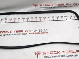 Уплотнитель верхней панели двери задней правой Tesla model X 1483698-00-B