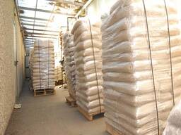 Good quality wood pellets for BBQ grill and heating 100% wood natural compacted solid fuel